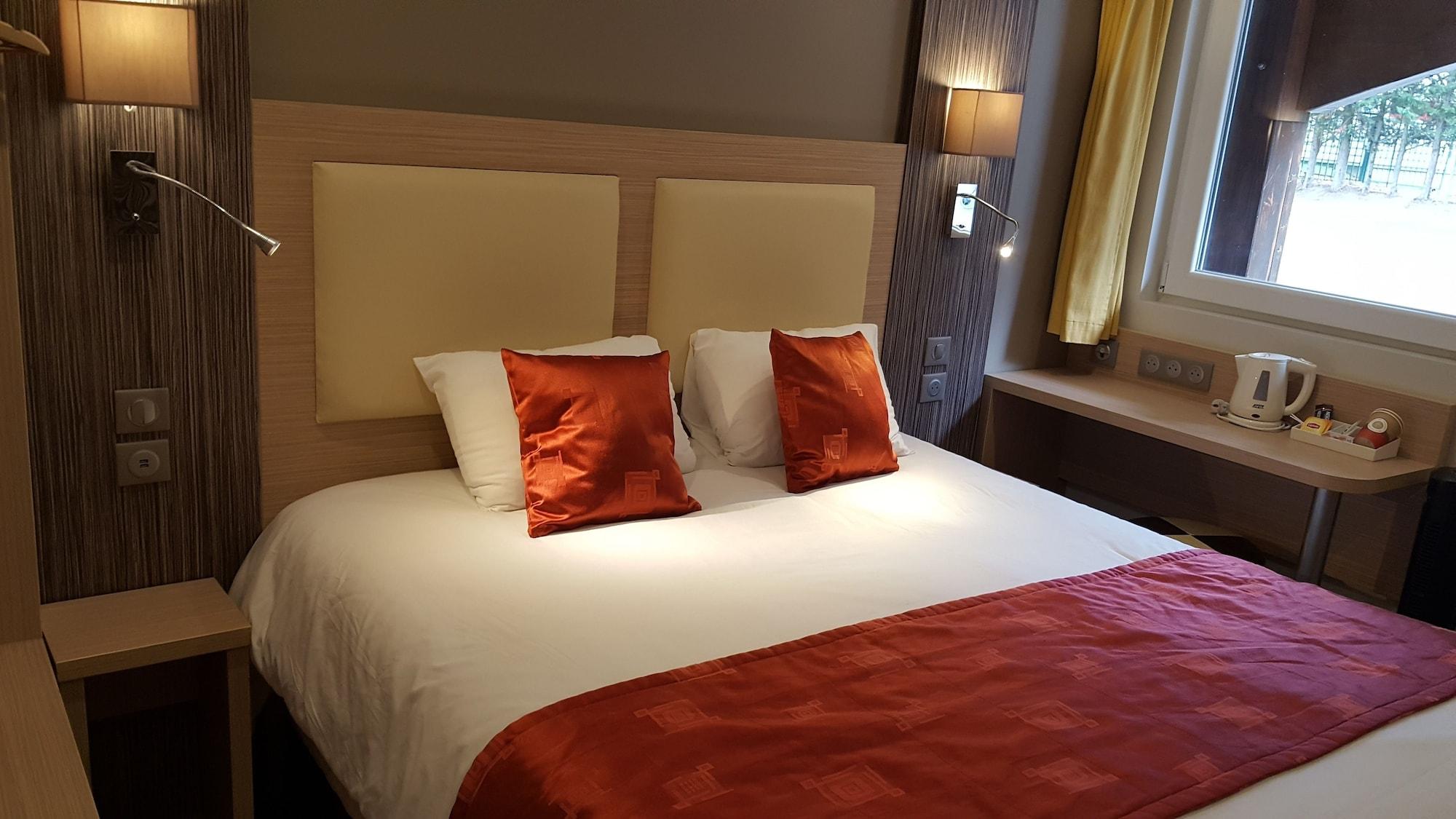 Comfort Orleans Provinces Hotel 3*